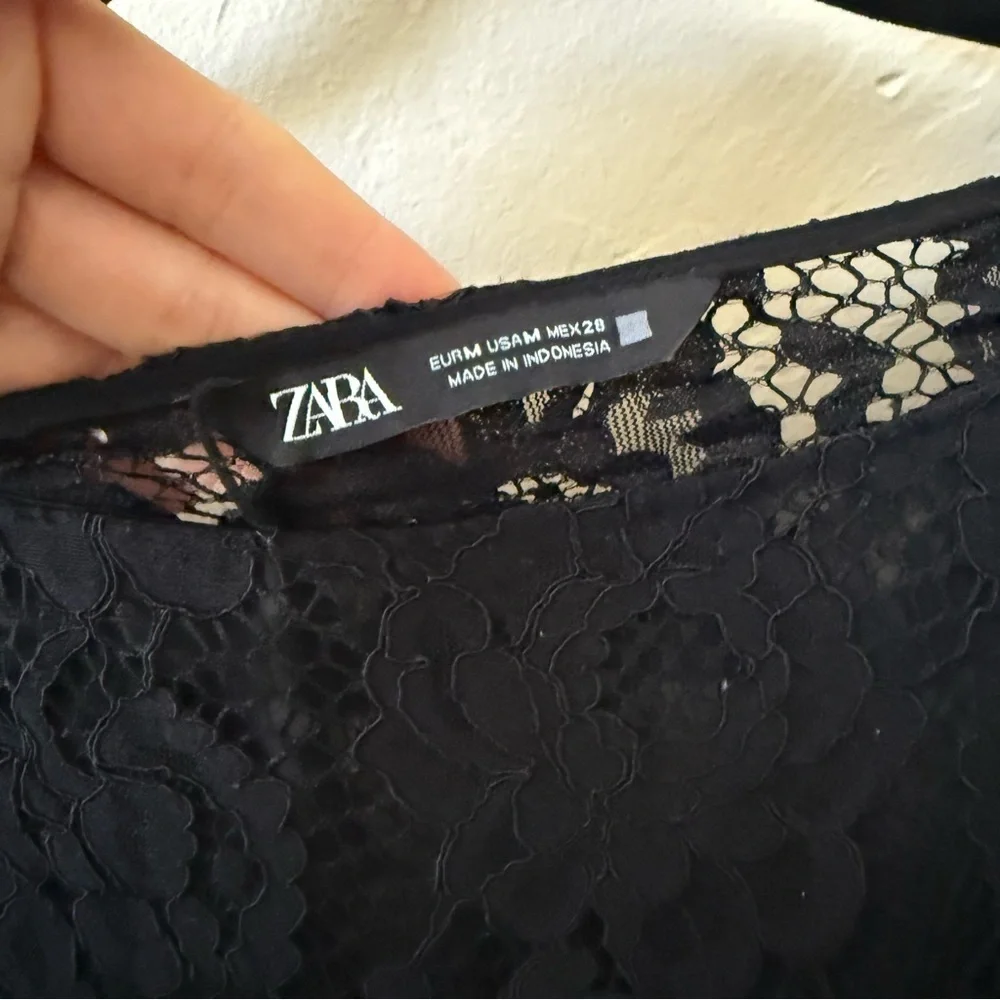 ZARA Black Lace Long-sleeve Top Size Medium